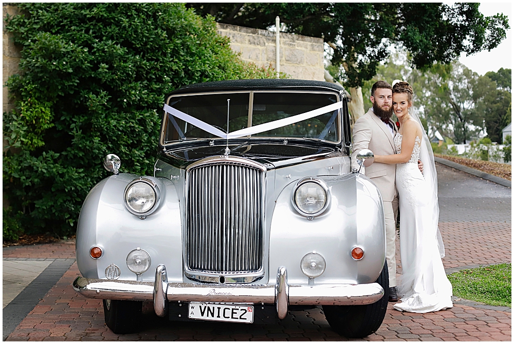 Perth wedding photographer at Mulberry On Swan with Limousines and Classics